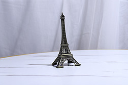 實物拍攝下的鋼管塔 工業(yè)美學的現(xiàn)代詮釋